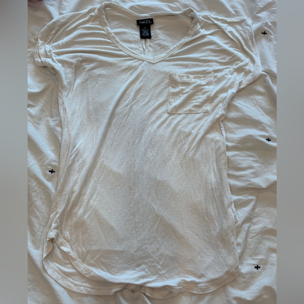 Rue21 White V-Neck T-Shirt XS